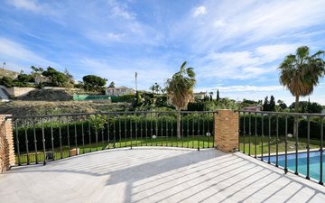 Property slide 16