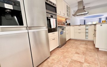 Property slide 10