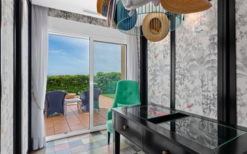 Property slide 50