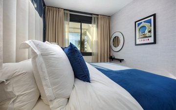 Property slide 32