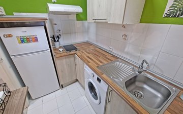 Property slide 16