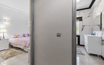 Property slide 32