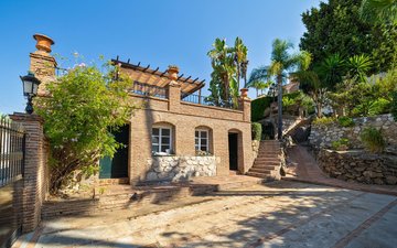 Property slide 18