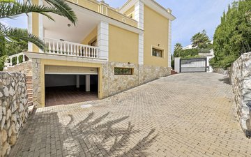 Property slide 19