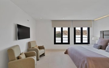 Property slide 10