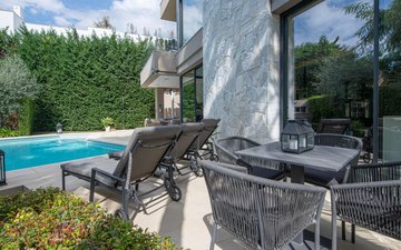 Property slide 44