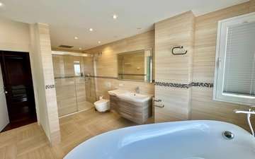 Property slide 18