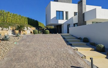 Property slide 39