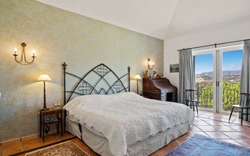Property slide 16