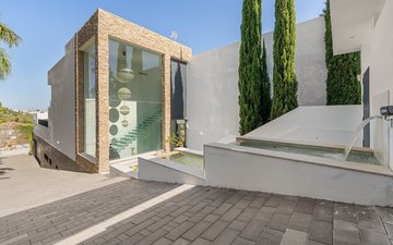 Property slide 39