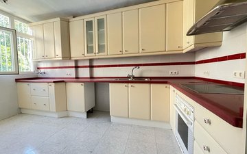 Property slide 32