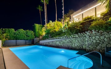 Property slide 17