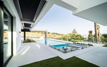 Property slide 18