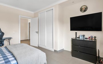 Property slide 17