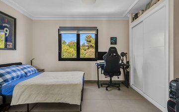 Property slide 20