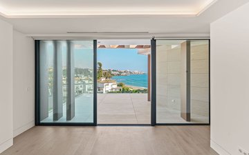 Property slide 32