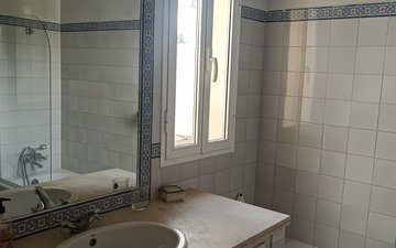 Property slide 16