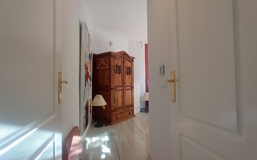 Property slide 32