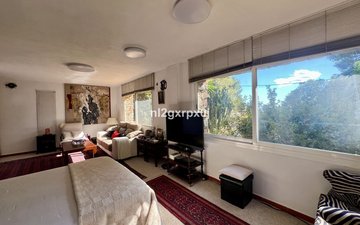 Property slide 25