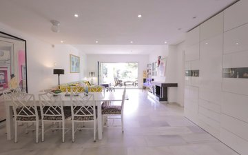 Property slide 10