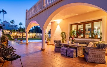 Property slide 44