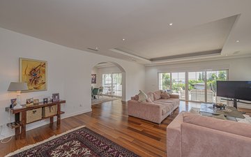 Property slide 20