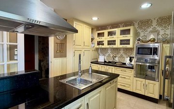 Property slide 10