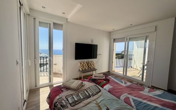 Property slide 40