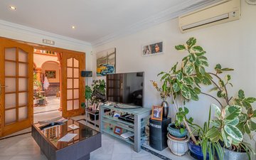 Property slide 21