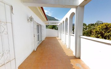 Property slide 16