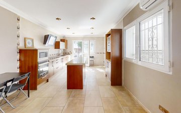 Property slide 44