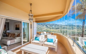 Property slide 10