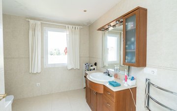 Property slide 20