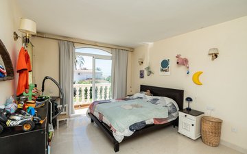 Property slide 21