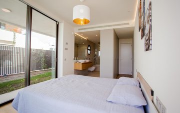 Property slide 10