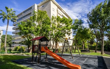Property slide 32