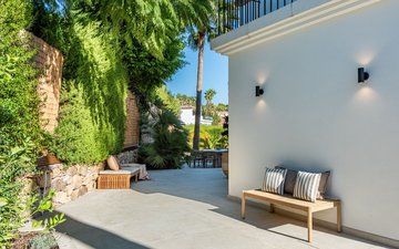Property slide 44