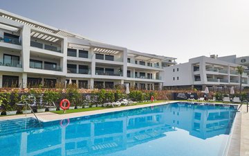Property slide 32