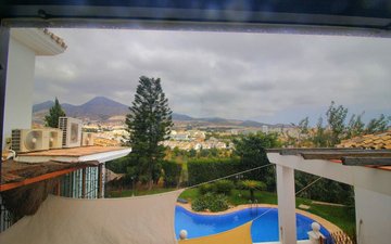 Property slide 32