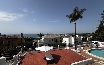 Property slide 10
