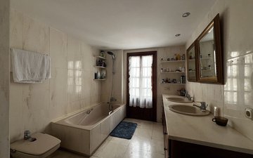 Property slide 24