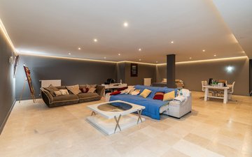Property slide 25