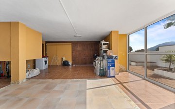 Property slide 25