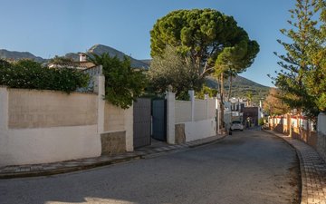 Property slide 15