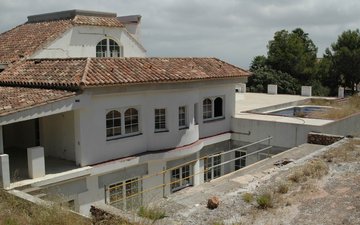 Property slide 10