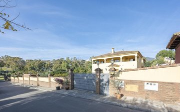 Property slide 62