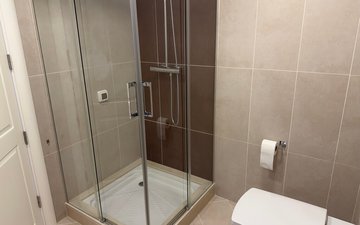 Property slide 32