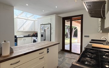 Property slide 10