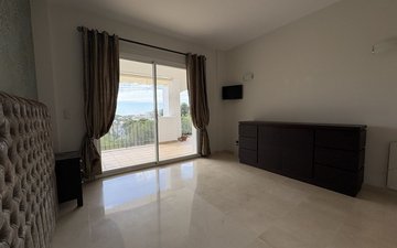 Property slide 14