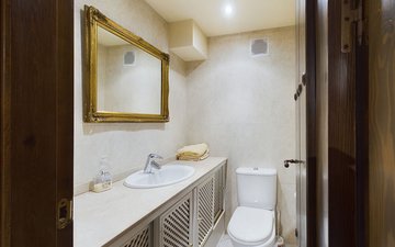 Property slide 32